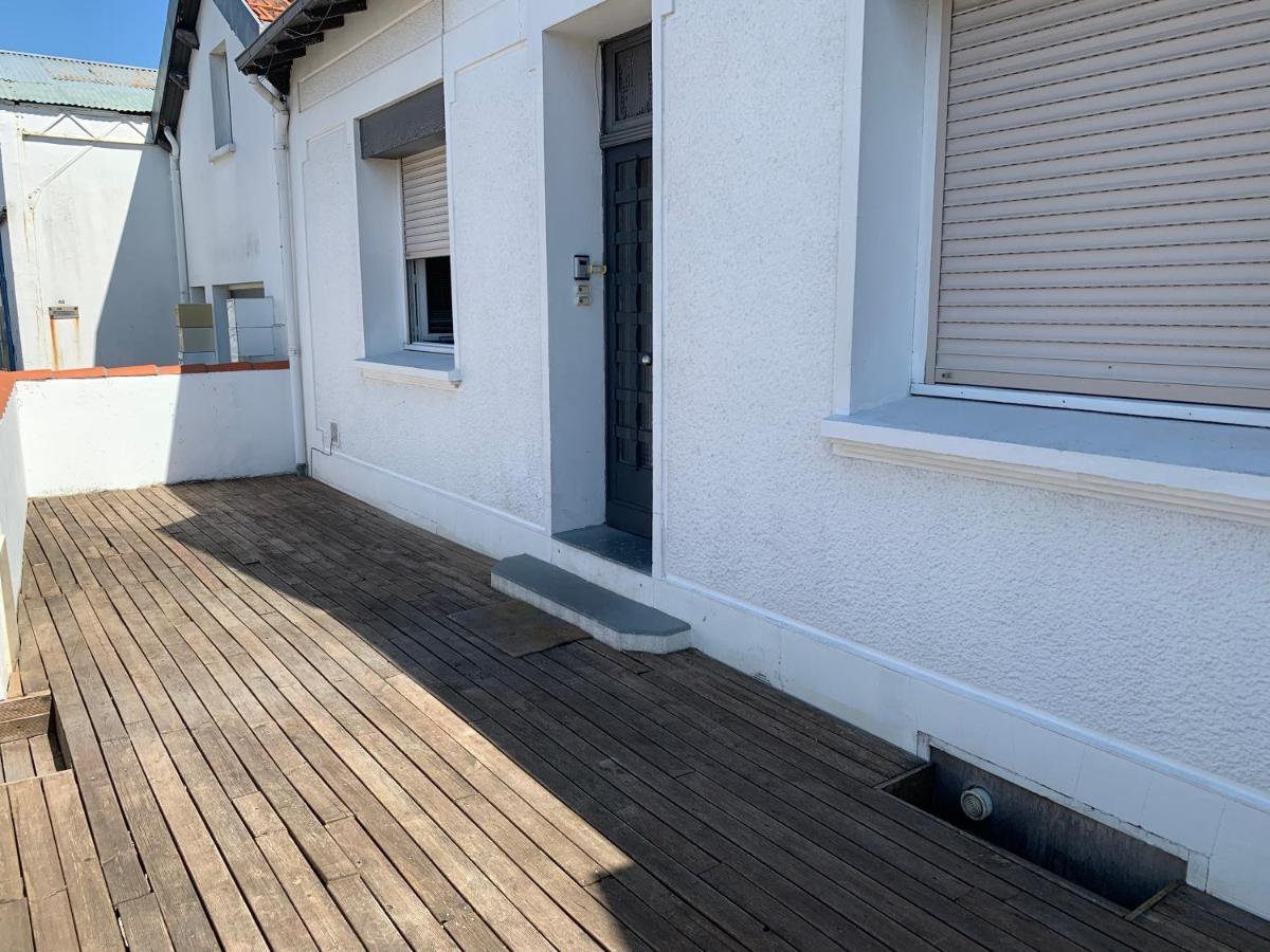Appartement Tout Confort En Mezzanine A 20Mn A Pied Du Centre-Ville Avec Tv Et Wifi La Rochelle  Exteriör bild