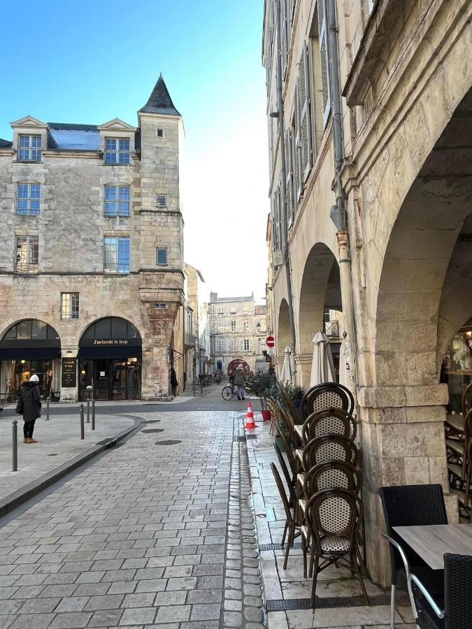 Appartement Tout Confort En Mezzanine A 20Mn A Pied Du Centre-Ville Avec Tv Et Wifi La Rochelle  Exteriör bild